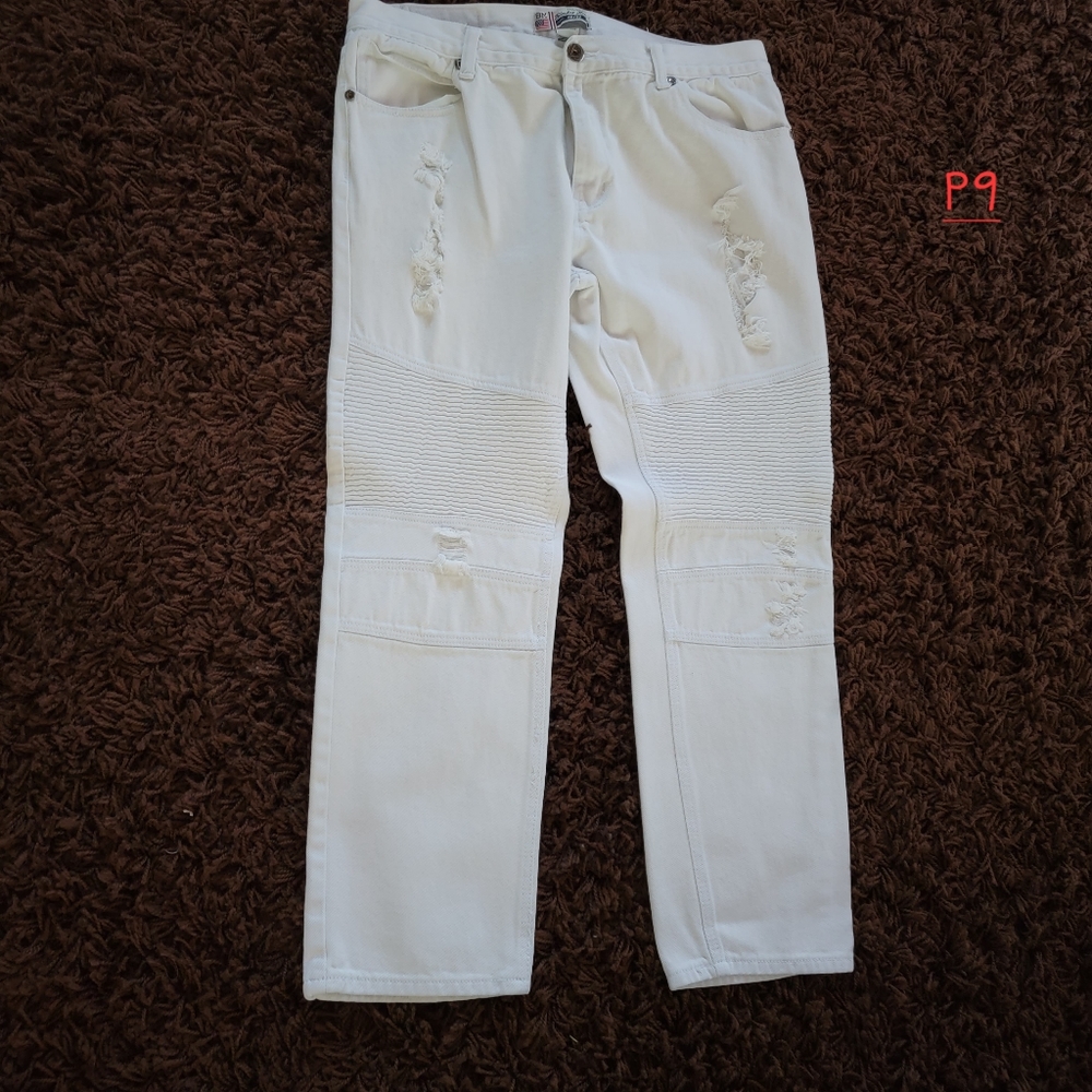 Bleeker Mercer Jeans White with Factory Distress tears W40 L32